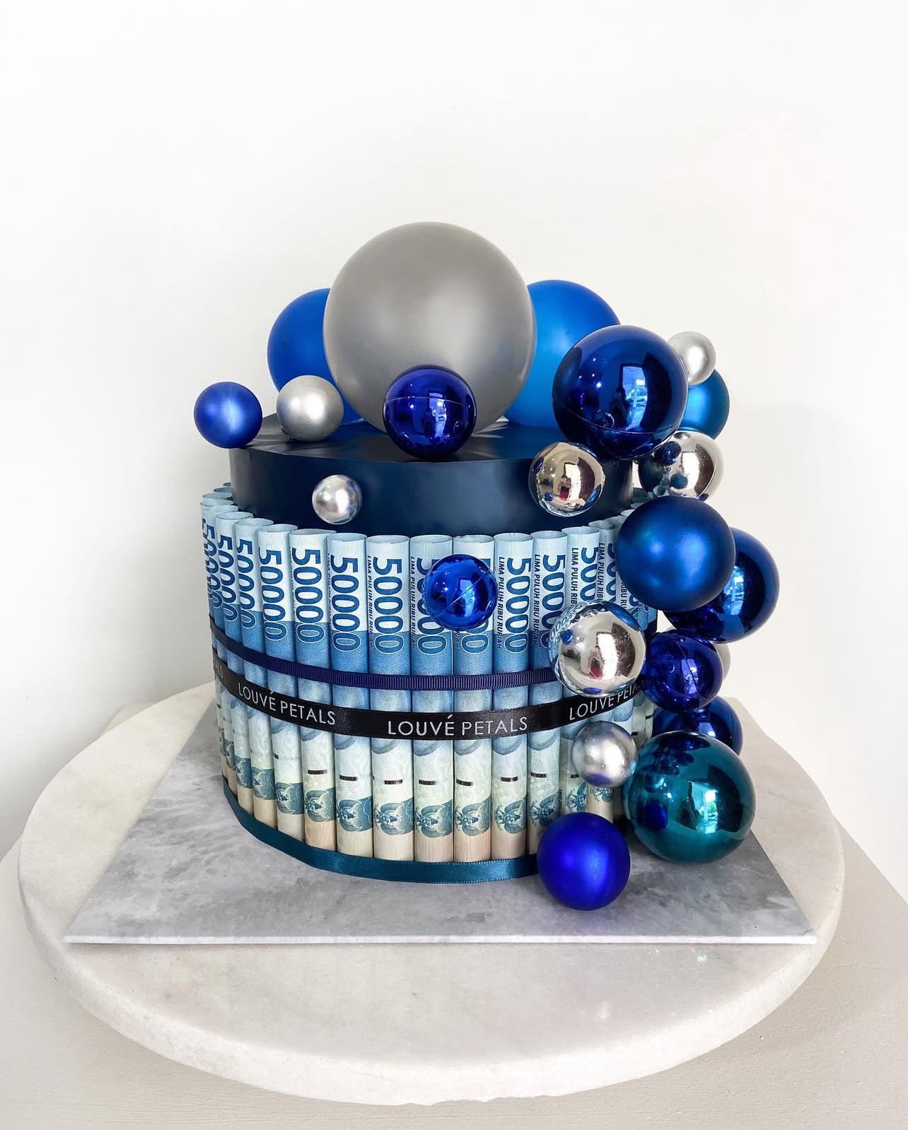 Single Tier Money Cake - Marble Decor (20 cm)
